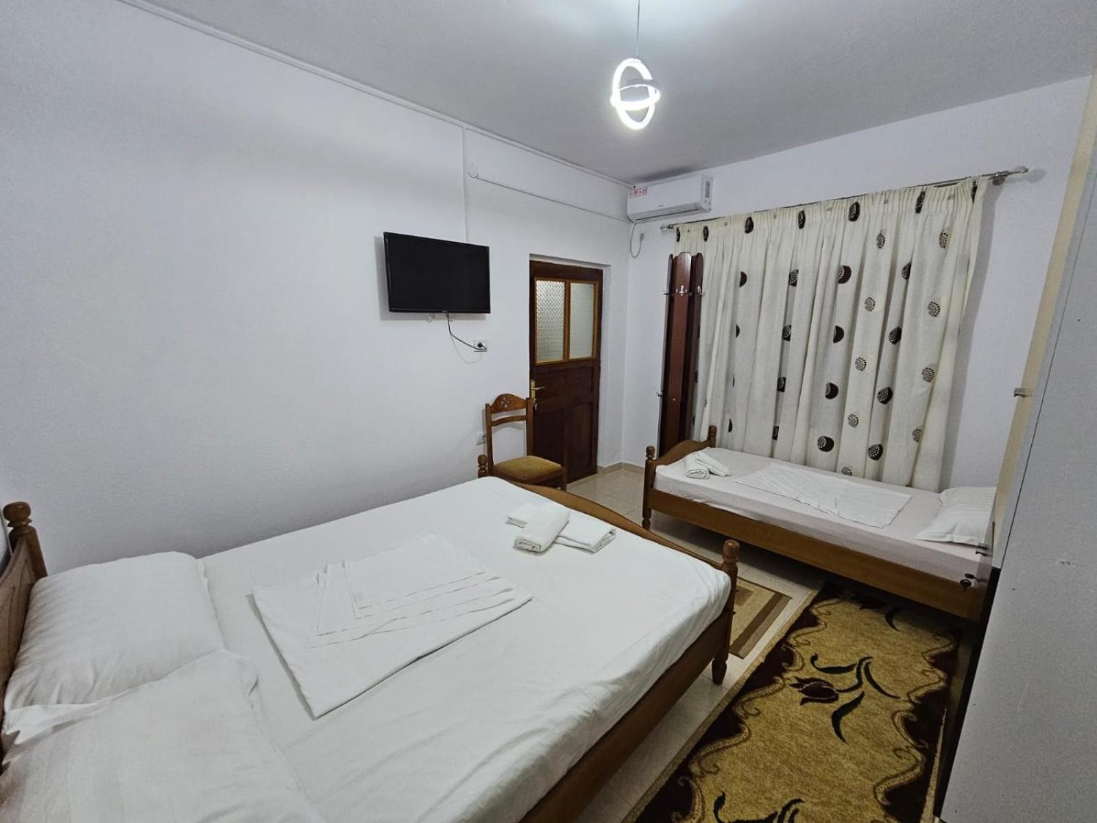 Hotel Bujtina Polimen Përmet Esterno foto