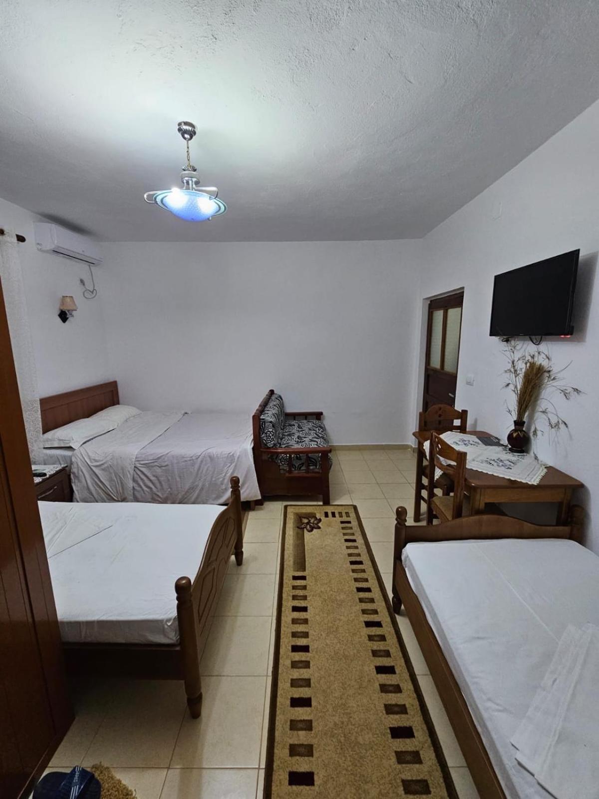 Hotel Bujtina Polimen Përmet Esterno foto