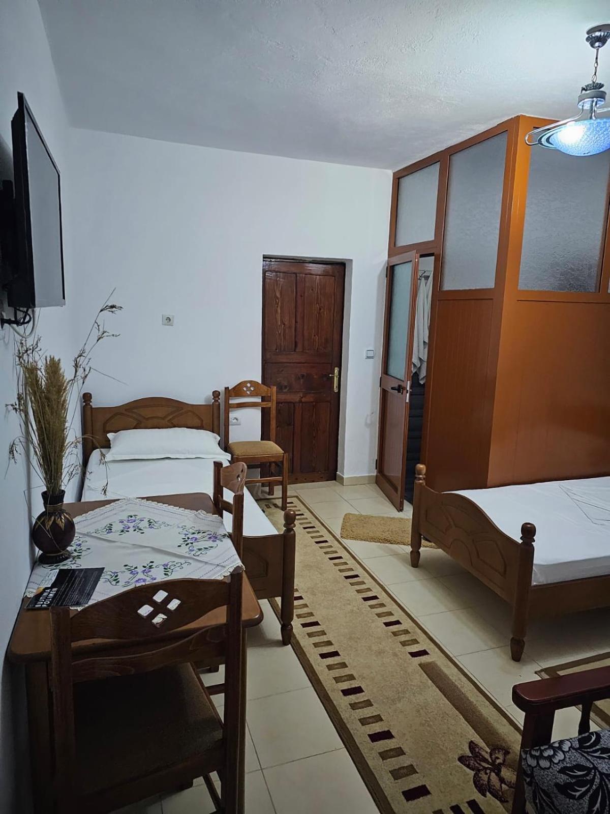 Hotel Bujtina Polimen Përmet Esterno foto