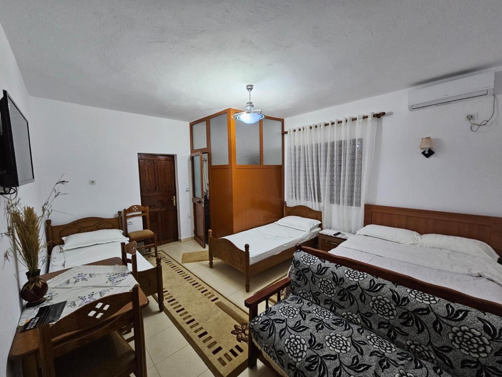 Hotel Bujtina Polimen Përmet Esterno foto