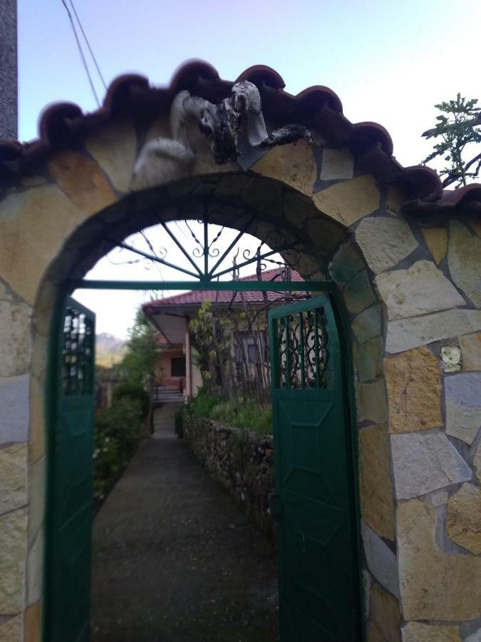 Hotel Bujtina Polimen Përmet Esterno foto